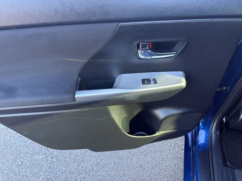 2015 Toyota Prius v Two