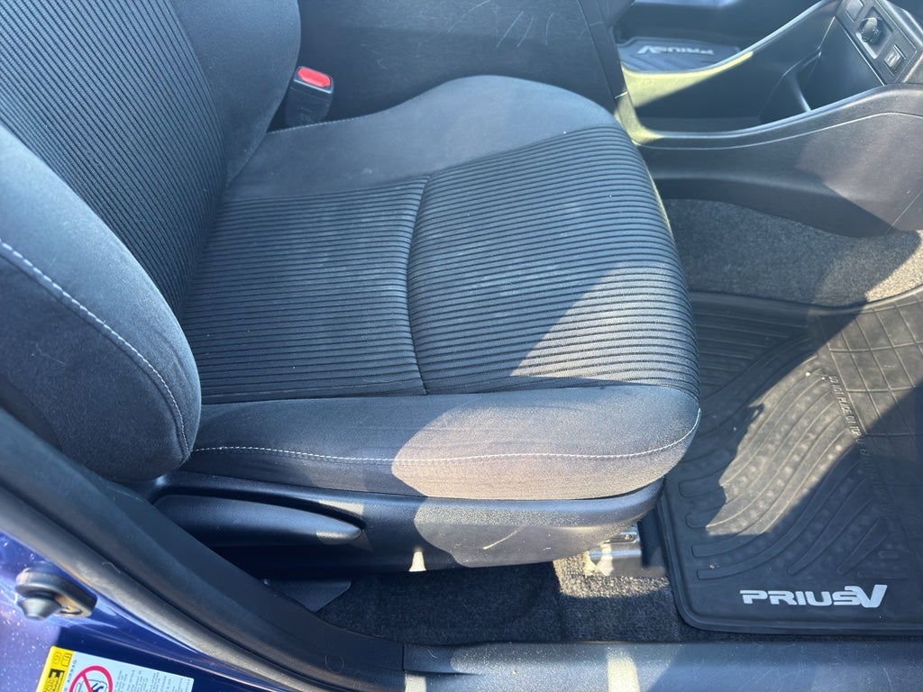 2015 Toyota Prius v Two