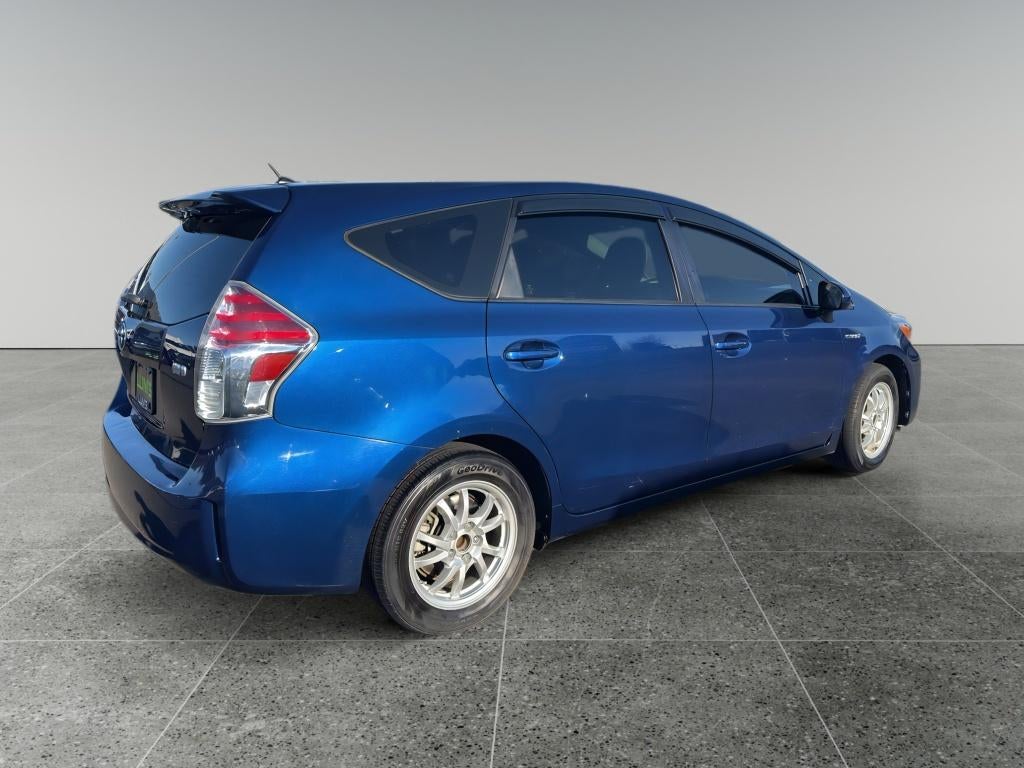 2015 Toyota Prius v Two