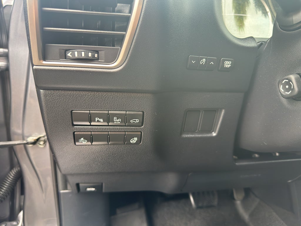 2015 Lexus NX 300h Base (CVT)