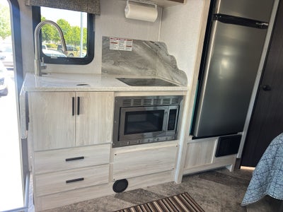 2019 Mercedes-Benz Sprinter 3500/4500 2021 Forest River 2401B RV