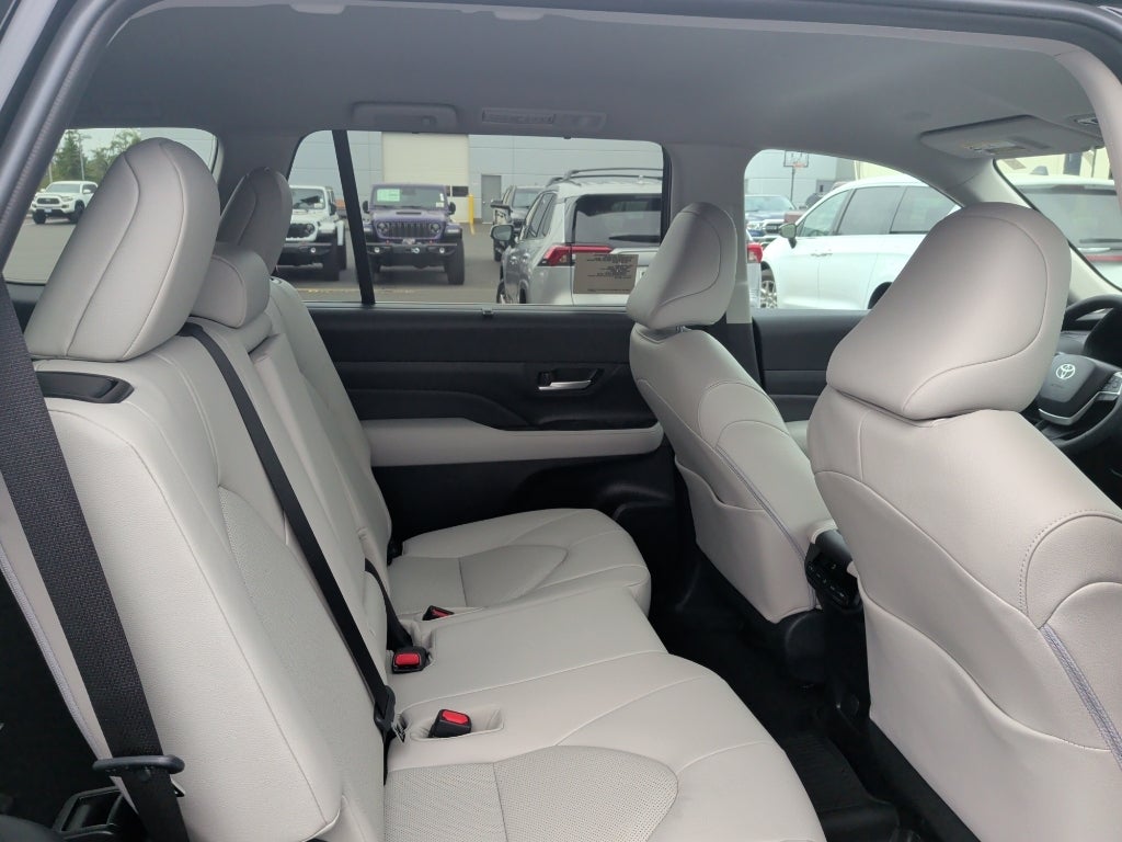 2026 Toyota Grand Highlander Hybrid Hybrid XLE