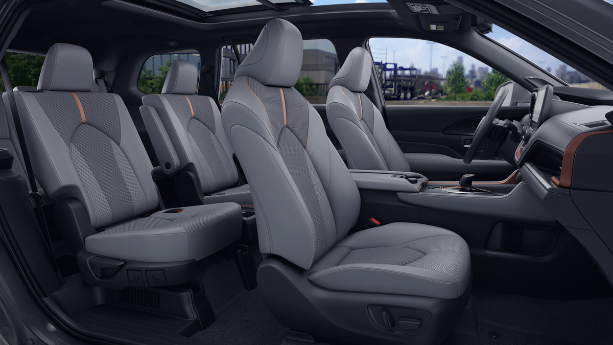 2026 Toyota Grand Highlander Hybrid Base