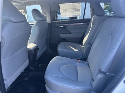 2026 Toyota Highlander Platinum