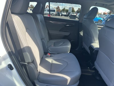 2026 Toyota Highlander Platinum