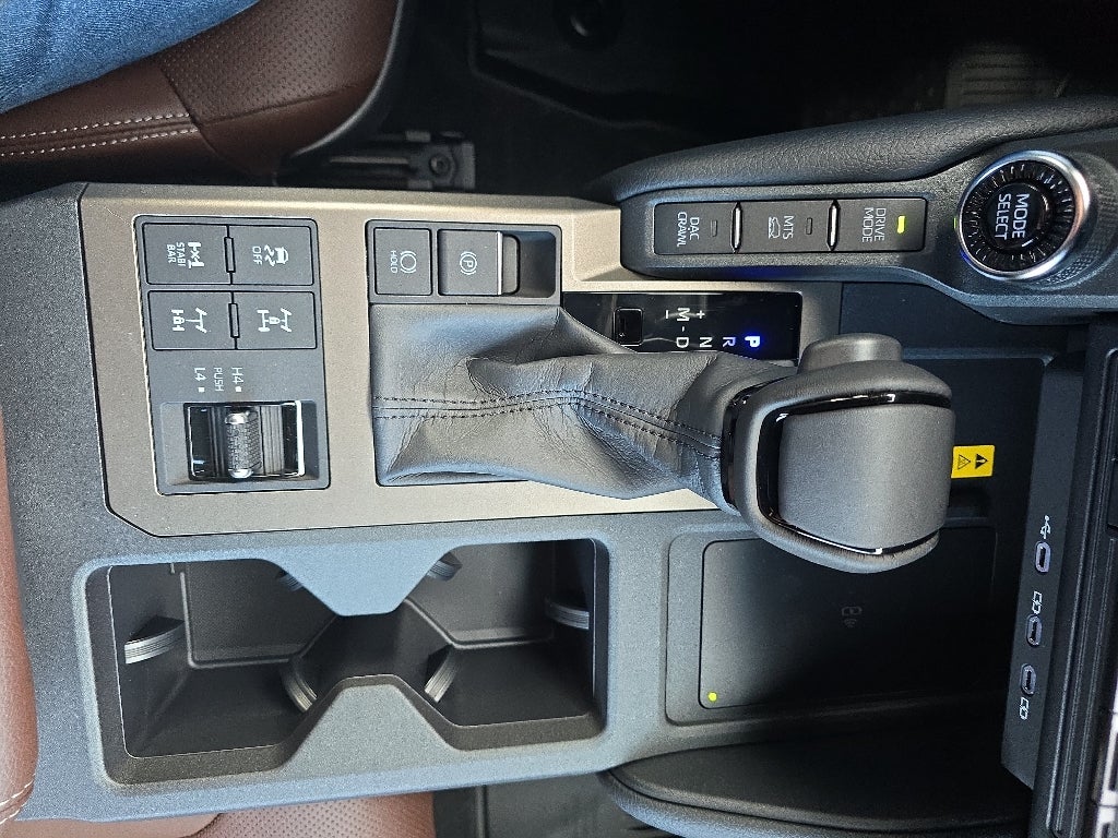 2027 Toyota Land Cruiser 4WD (Natl)