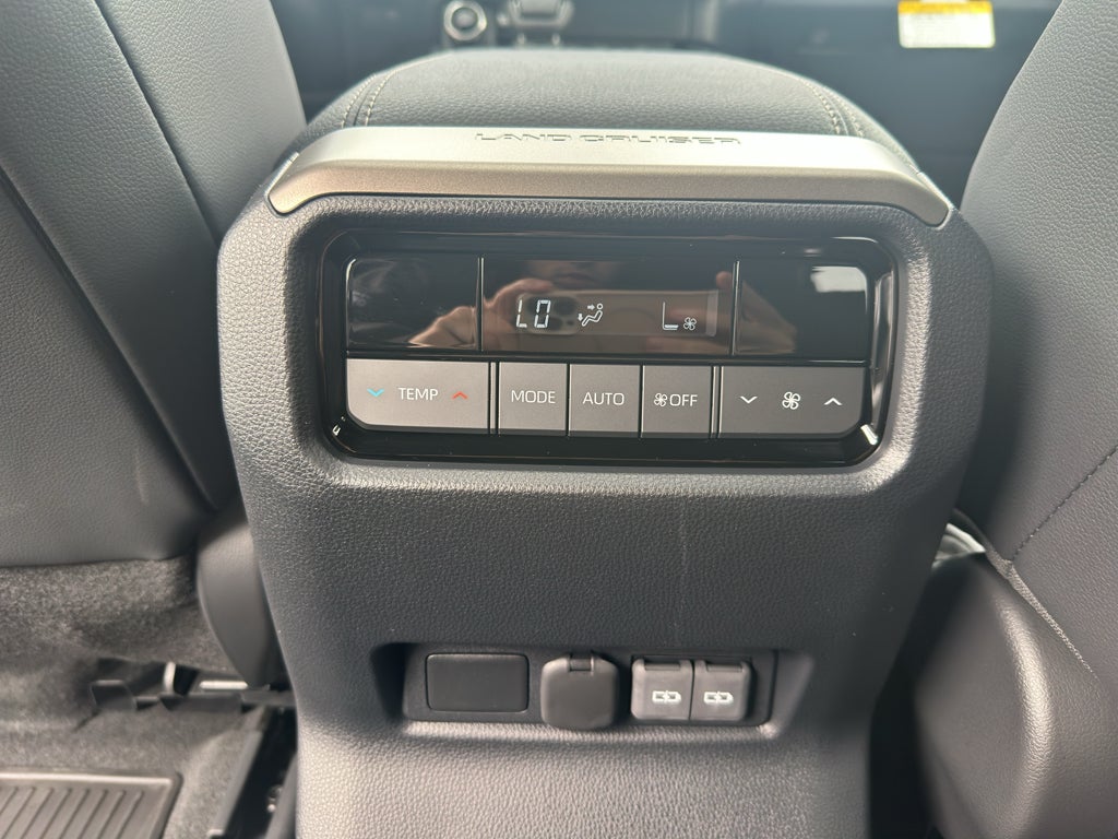 2027 Toyota Land Cruiser 4WD (Natl)