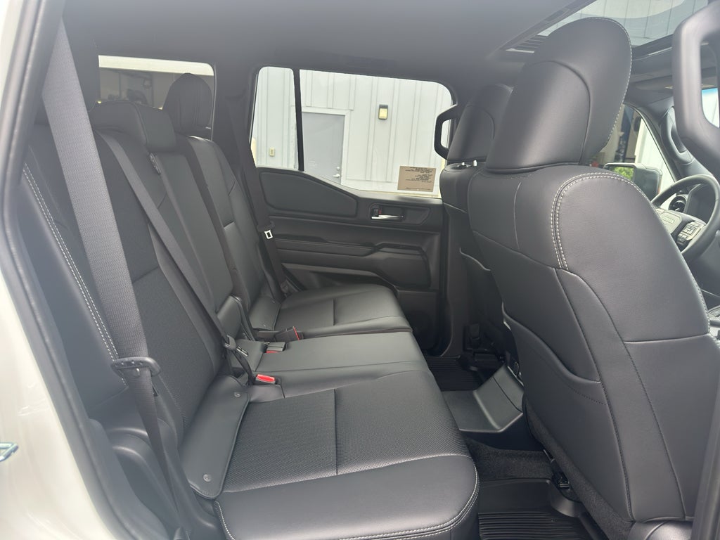 2027 Toyota Land Cruiser 4WD (Natl)