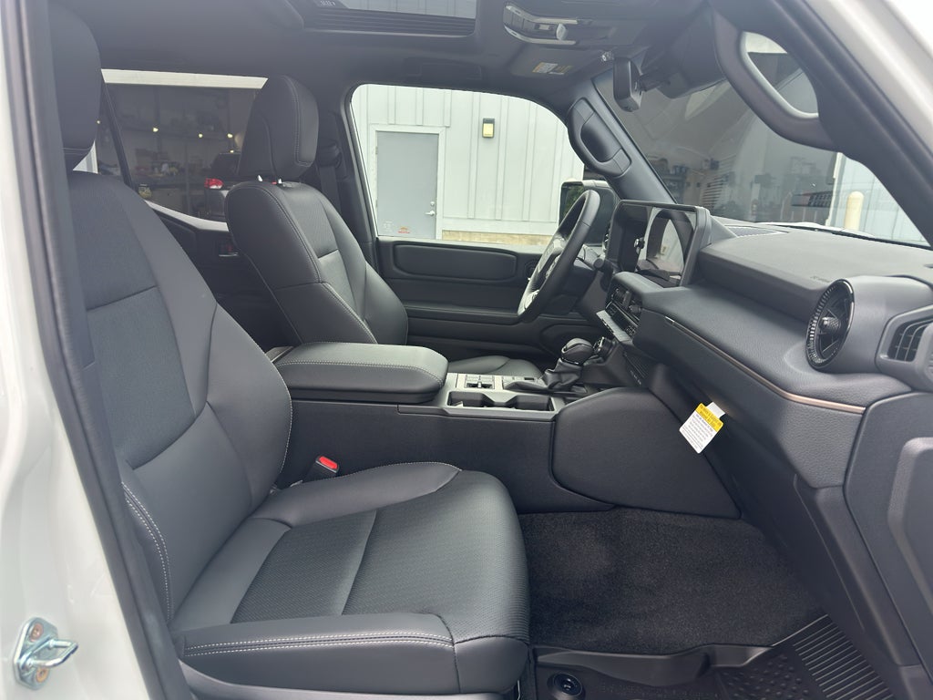 2027 Toyota Land Cruiser 4WD (Natl)