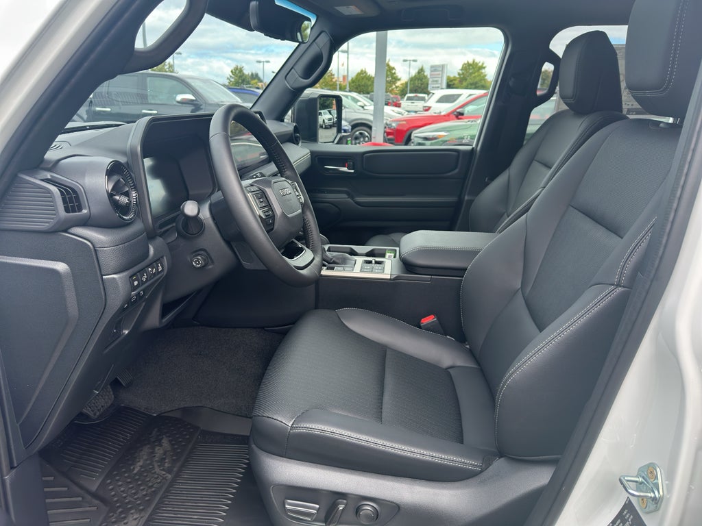 2027 Toyota Land Cruiser 4WD (Natl)